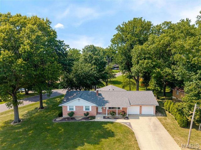441 Clearview Drive, Belleville, IL 62223