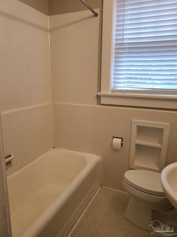 114 W La Rua St, Pensacola, FL 32501