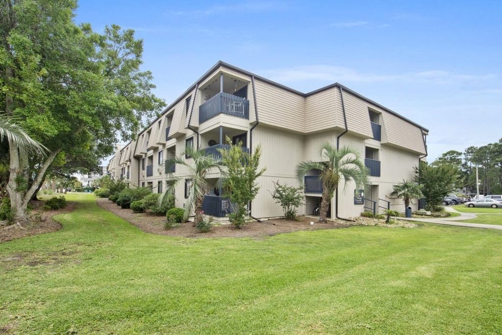 405 21st Ave S Apt 1O, North Myrtle Beach, SC 29582