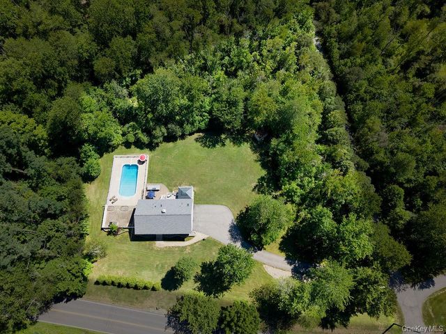 3 Justbrand Lane, Poughkeepsie, NY 12603