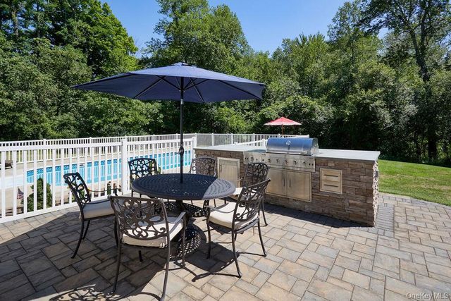 3 Justbrand Lane, Poughkeepsie, NY 12603