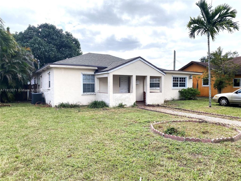 750 SE 3rd Pl, Hialeah, FL 33010