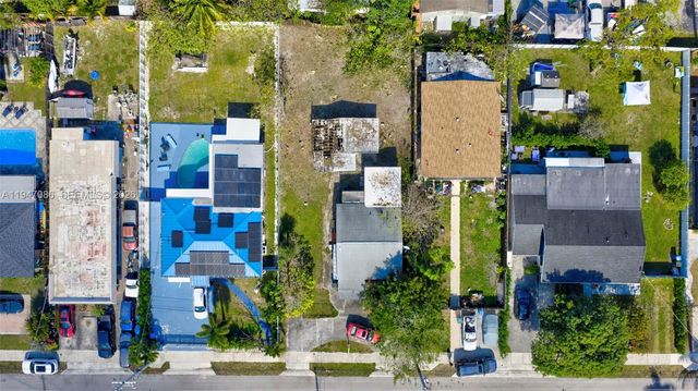 719 NE 37th St, Oakland Park, FL 33334