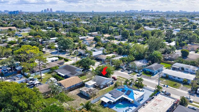 719 NE 37th St, Oakland Park, FL 33334