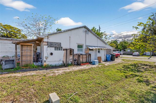 719 NE 37th St, Oakland Park, FL 33334