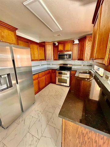 17700 Black Hawk Circle, Edmond, OK 73012