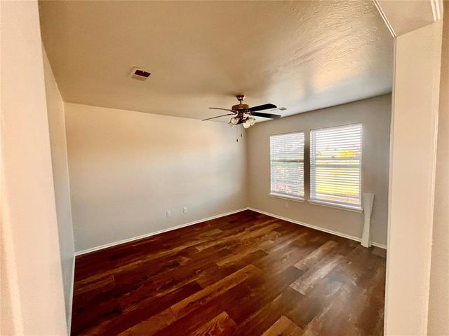 17700 Black Hawk Circle, Edmond, OK 73012