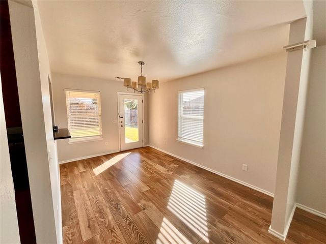 17700 Black Hawk Circle, Edmond, OK 73012