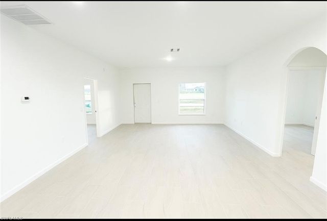 2615 NE 20th CT, Cape Coral, FL 33909