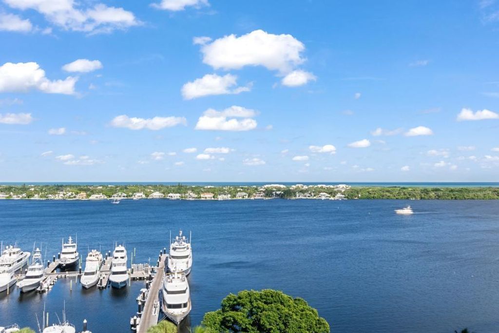 136 Lakeshore Drive Ph10, North Palm Beach, FL 33408