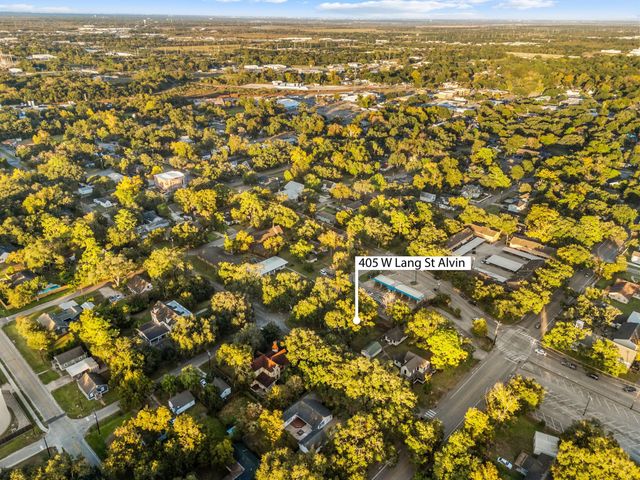 405 W Lang Street, Alvin, TX 77511