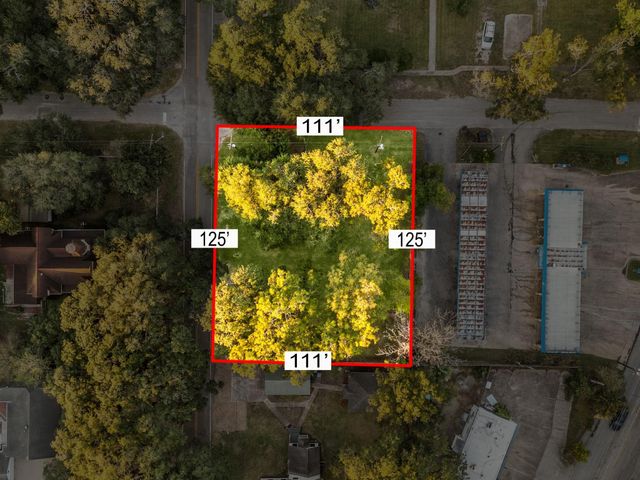 405 W Lang Street, Alvin, TX 77511