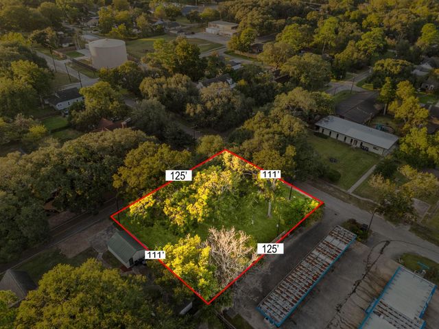 405 W Lang Street, Alvin, TX 77511