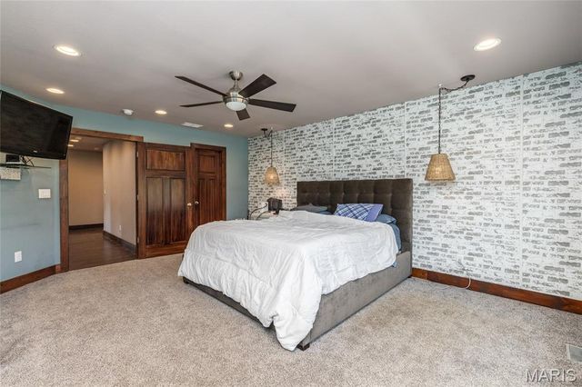 26469 Roam Drive, Waynesville, MO 65583