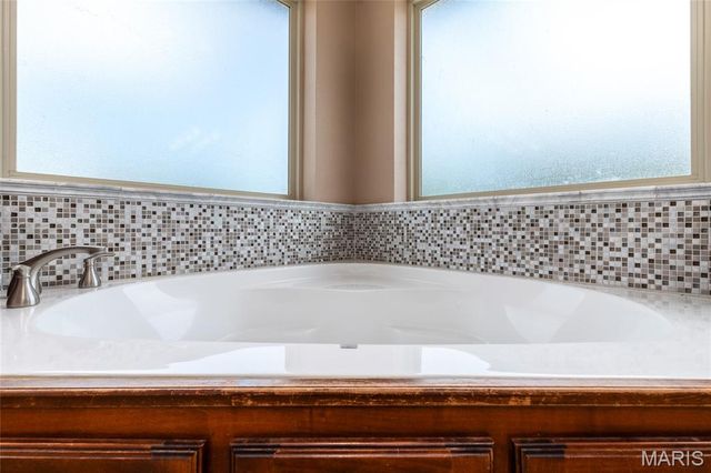 26469 Roam Drive, Waynesville, MO 65583