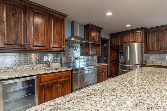 26469 Roam Drive, Waynesville, MO 65583