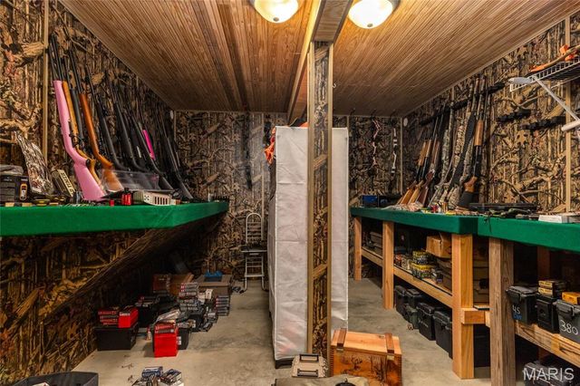 26469 Roam Drive, Waynesville, MO 65583