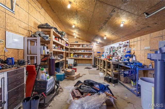 26469 Roam Drive, Waynesville, MO 65583