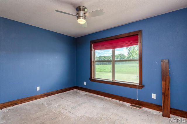 26469 Roam Drive, Waynesville, MO 65583