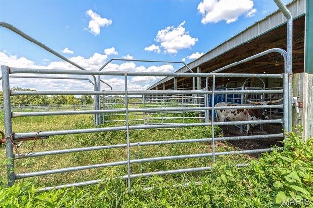 26469 Roam Drive, Waynesville, MO 65583