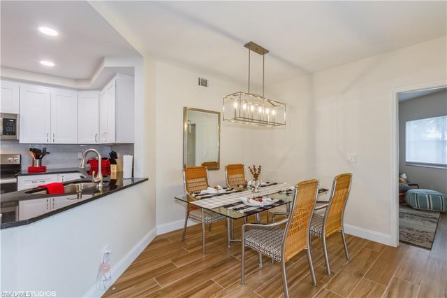 2671 Citrus Lake Dr Apt 201, Naples, FL 34109