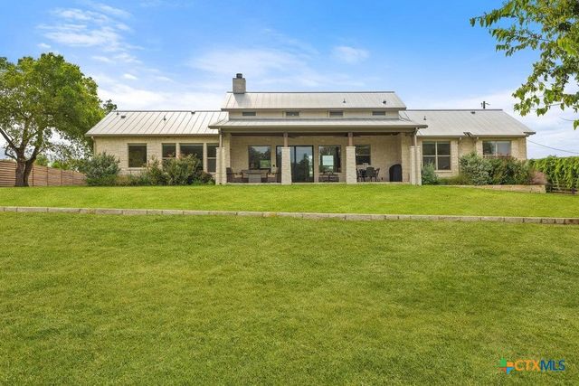 1313 Democrat Street, Blanco, TX 78606