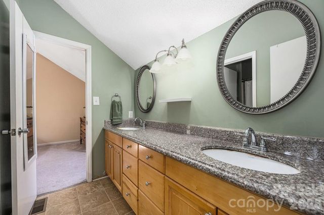 11114 Blue Heron Drive, Charlotte, NC 28226