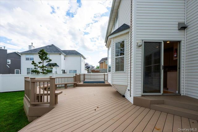 136 Cranberry Court, Melville, NY 11747