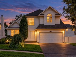 136 Cranberry Court, Melville, NY 11747