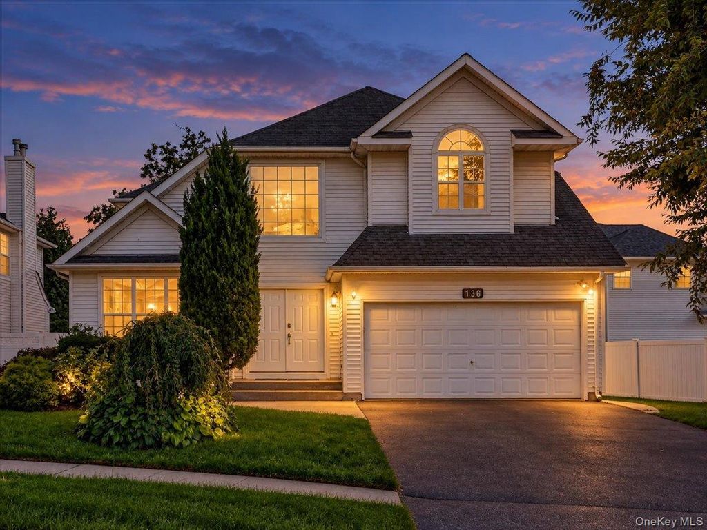 136 Cranberry Court, Melville, NY 11747 — exterior