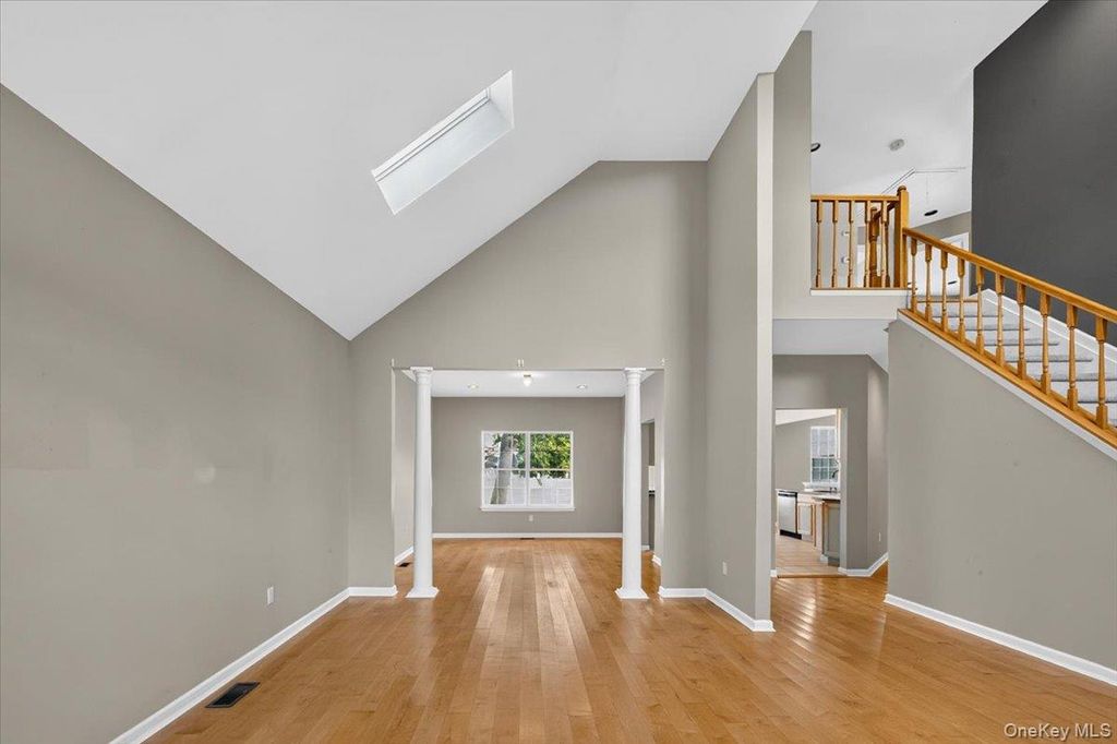 136 Cranberry Court, Melville, NY 11747 — photo 4