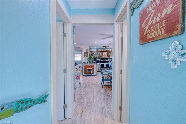 220 Hurricane LN, Sanibel, FL 33957