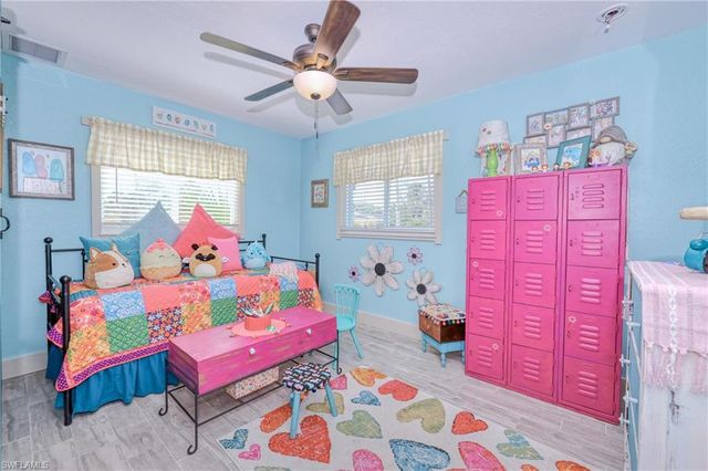 220 Hurricane LN, Sanibel, FL 33957