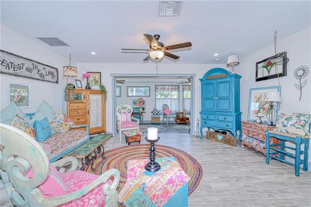 220 Hurricane LN, Sanibel, FL 33957