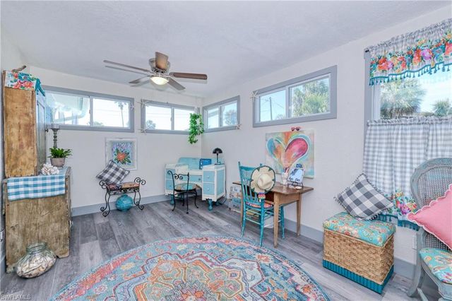 220 Hurricane LN, Sanibel, FL 33957