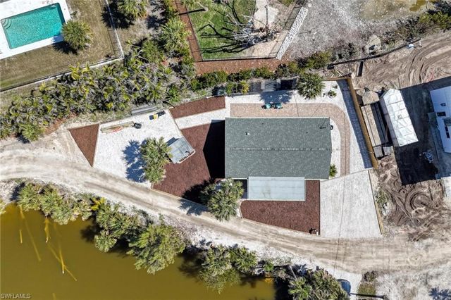 220 Hurricane LN, Sanibel, FL 33957