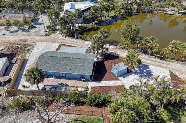 220 Hurricane LN, Sanibel, FL 33957