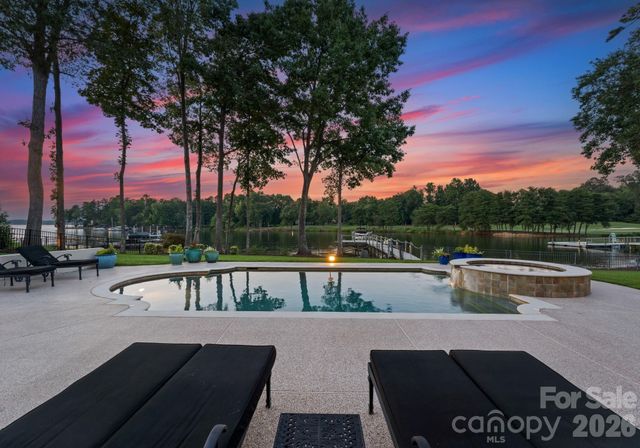 124 Lightship Drive, Mooresville, NC 28117