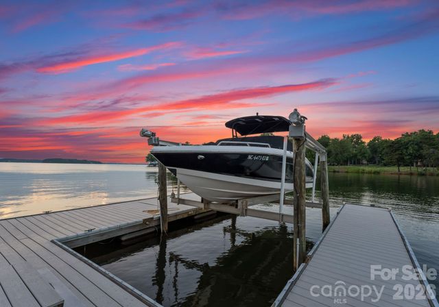 124 Lightship Drive, Mooresville, NC 28117