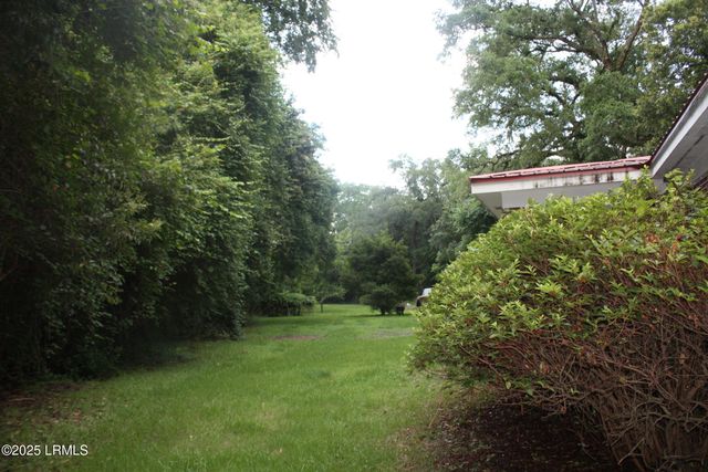 6804 W Frontage Road U.S. Hwy 17 Highway, Coosawhatchie, SC 29912