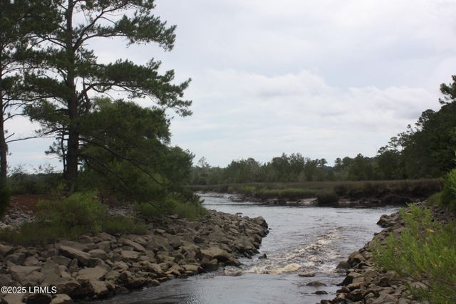 6804 W Frontage Road U.S. Hwy 17 Highway, Coosawhatchie, SC 29912