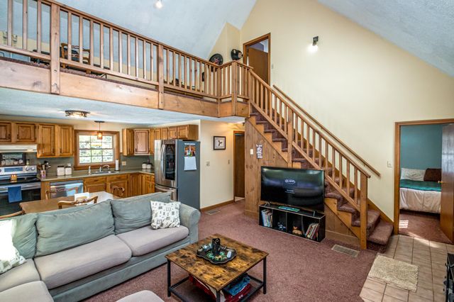 31 McGrew Drive, Tamworth, NH 03886