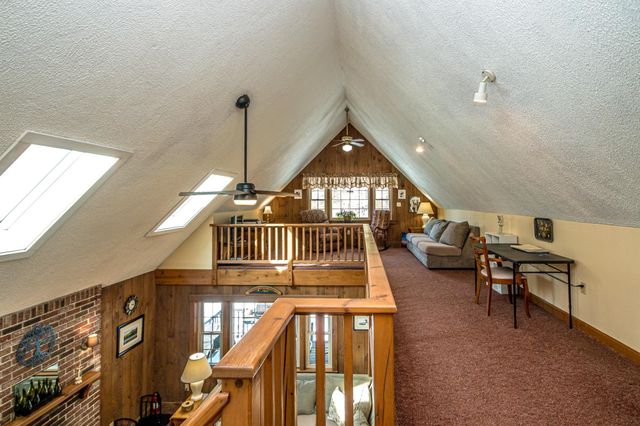 31 McGrew Drive, Tamworth, NH 03886