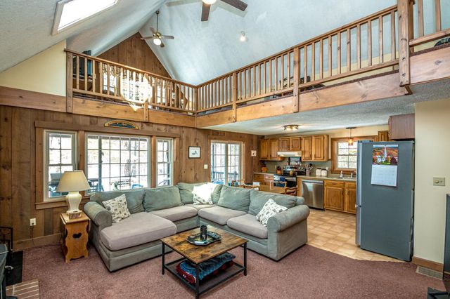 31 McGrew Drive, Tamworth, NH 03886