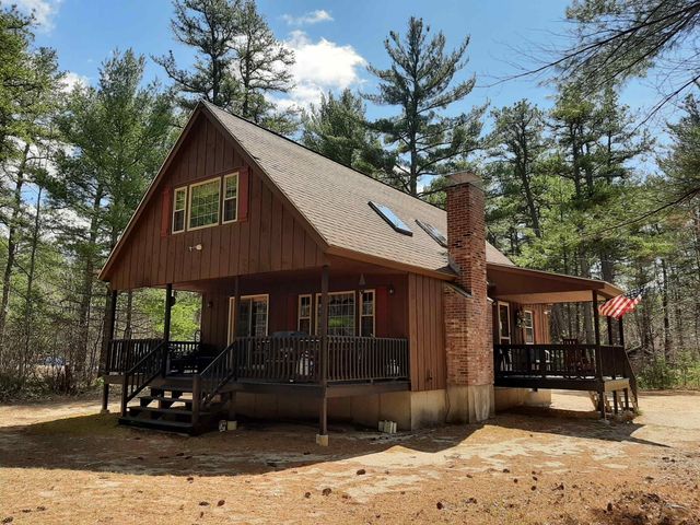 31 McGrew Drive, Tamworth, NH 03886