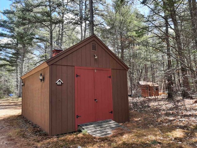 31 McGrew Drive, Tamworth, NH 03886