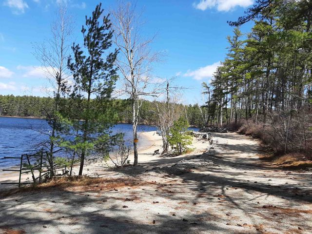 31 McGrew Drive, Tamworth, NH 03886