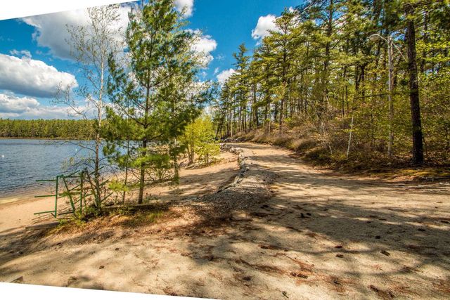 31 McGrew Drive, Tamworth, NH 03886