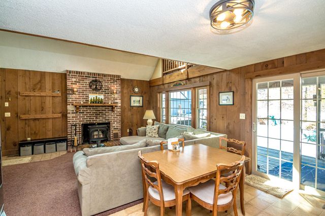 31 McGrew Drive, Tamworth, NH 03886