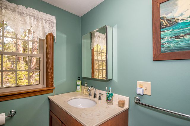 31 McGrew Drive, Tamworth, NH 03886